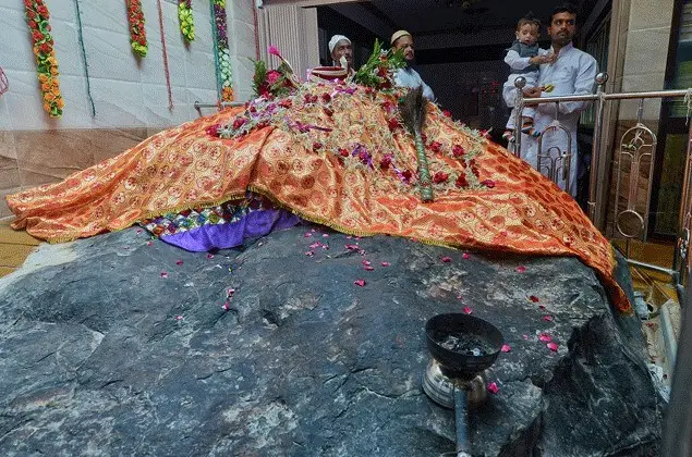 Dongri Police Station ke Paas Aapka Chilla Mubarak Haji Abdur Rehman Shah Baba | Dongri Ke Sultan | Mumbai